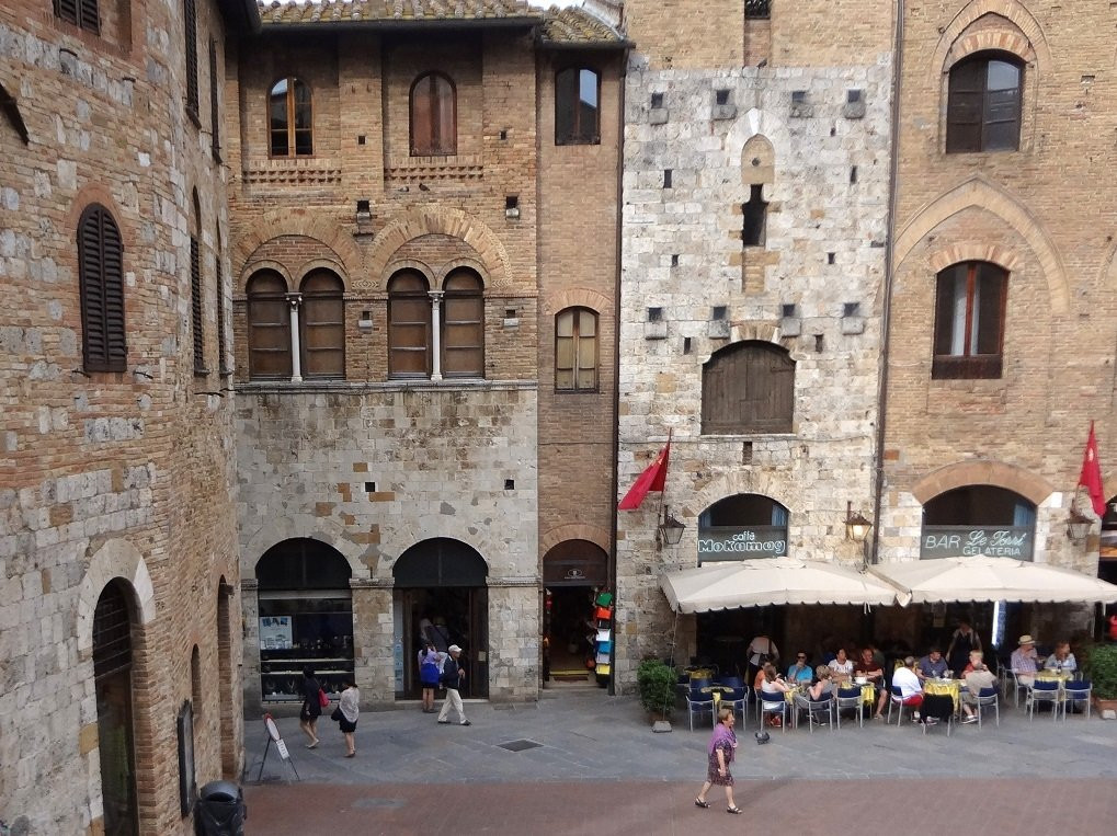 Borgo degli Etruschi-圣吉米尼亚诺必去景点