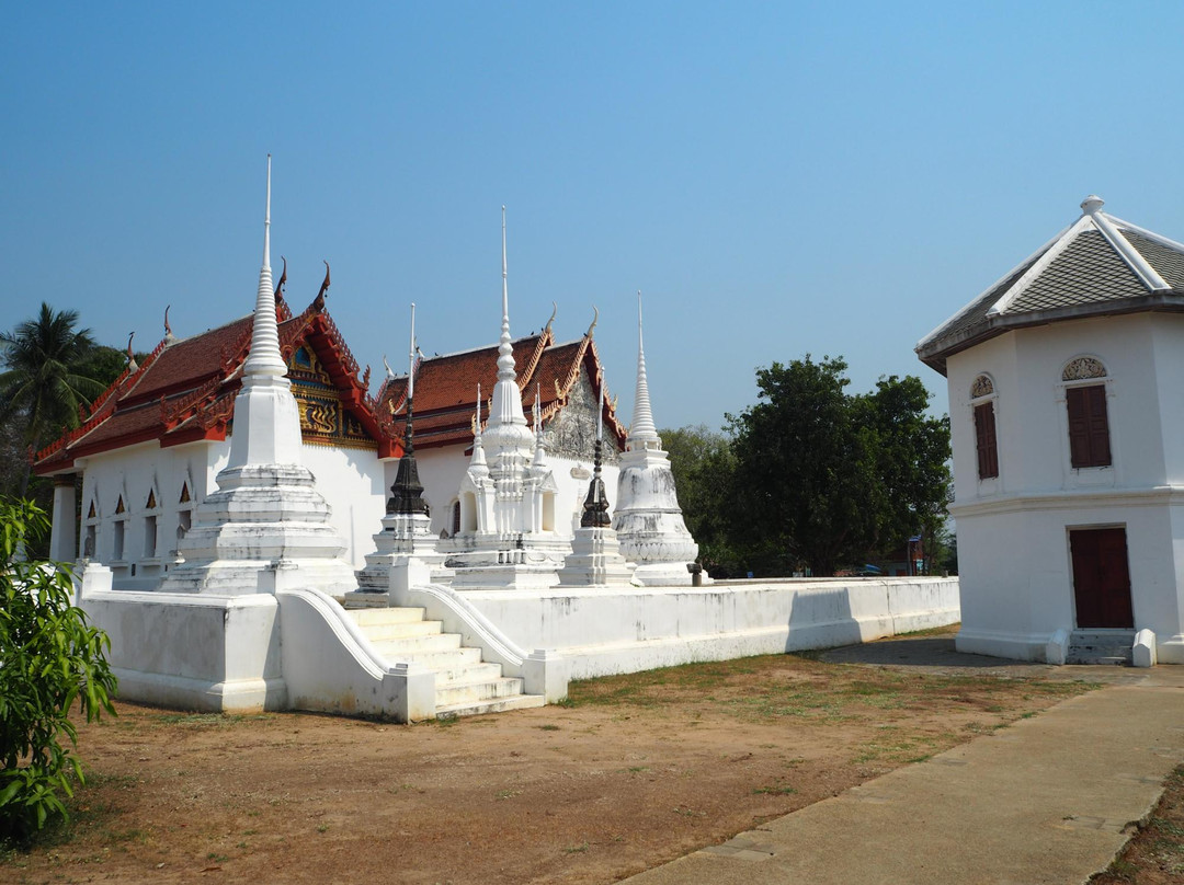 Wat Uposatharam (Wat Bot Manorom)景点图片