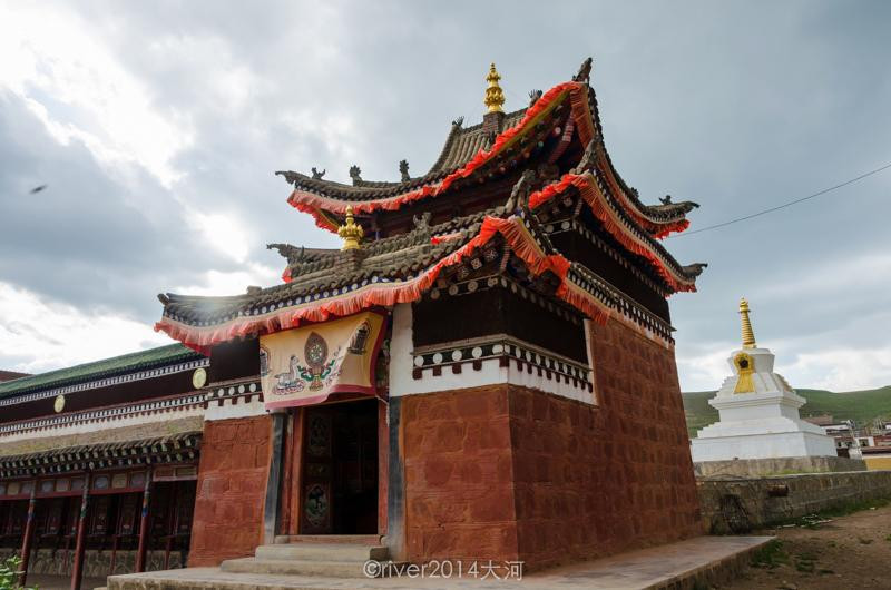 米拉日巴佛阁-合作市必去景点