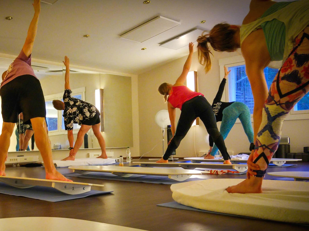 KuruYoga Levi