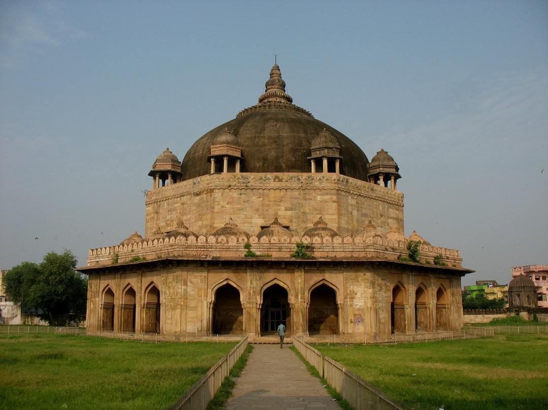 Tomb of Hasan Khan Sur景点图片