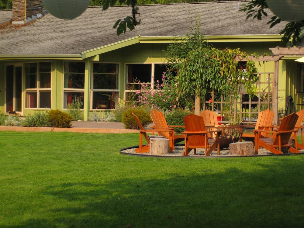 Farm Kitchen Guest House