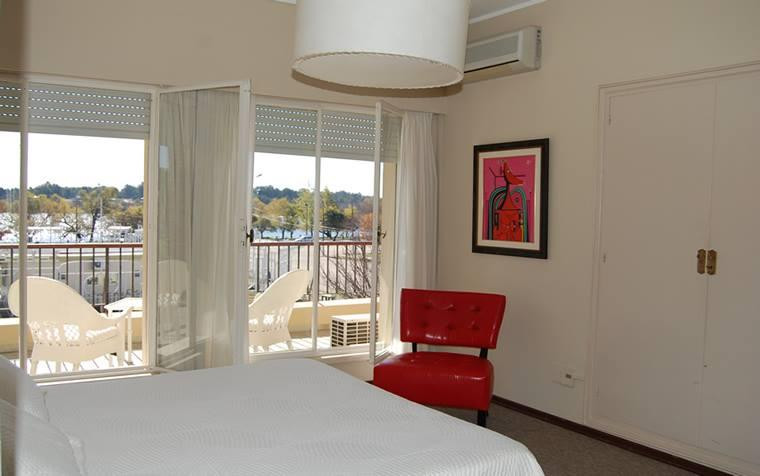 Mercedes Rambla Hotel主图