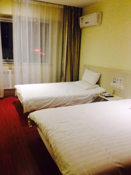 汉庭酒店(开封包公祠店)-客卧