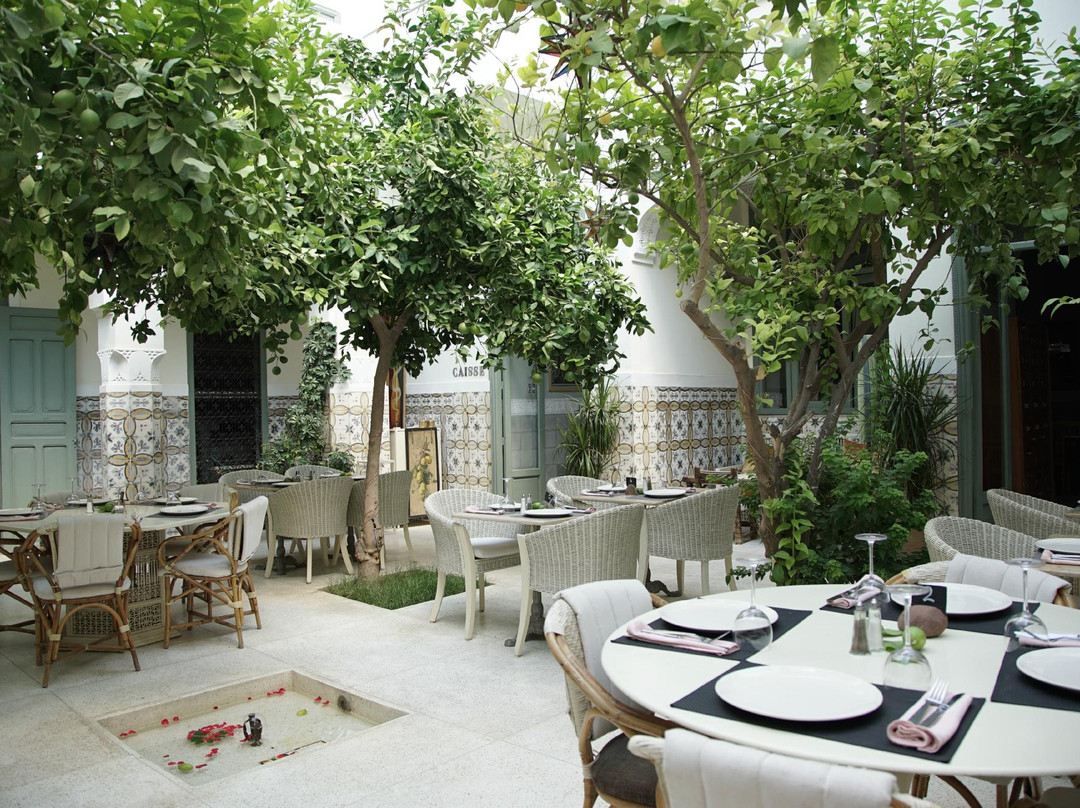 Limoni Cafe and Restaurant