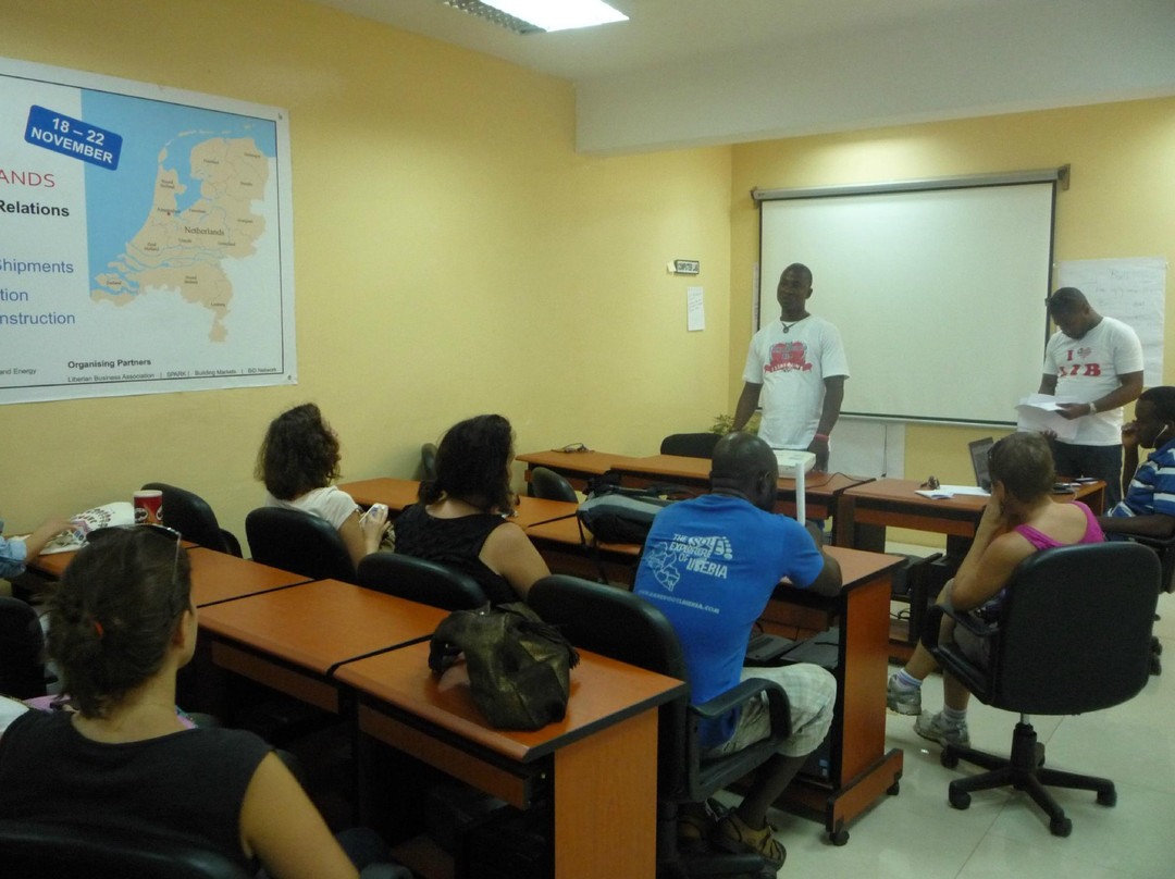 Social Impact Tours-蒙罗维亚必去景点