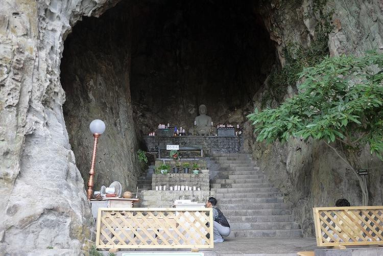 Sanbanggulsa Temple-西归浦市必去景点