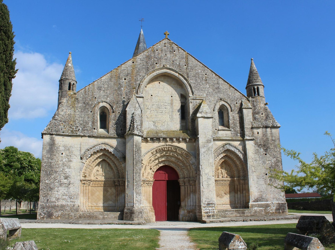 Eglise St Pierre景点图片
