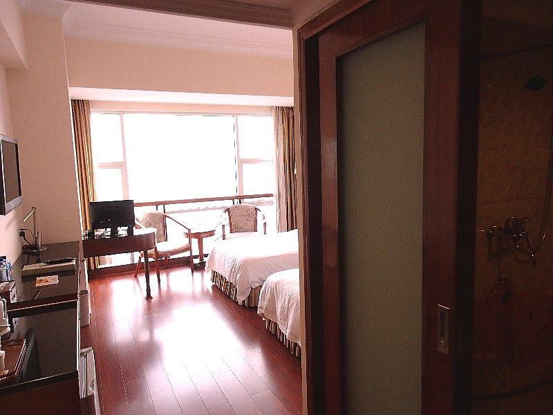 鑫源温泉大酒店主图