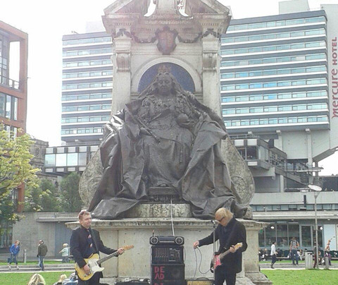 Piccadilly Gardens-曼彻斯特必去景点