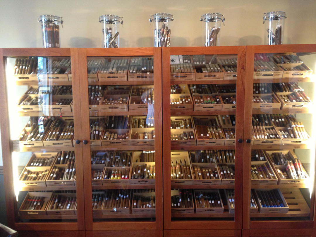 Allegheny Street Cigar Company-Hollidaysburg必去景点