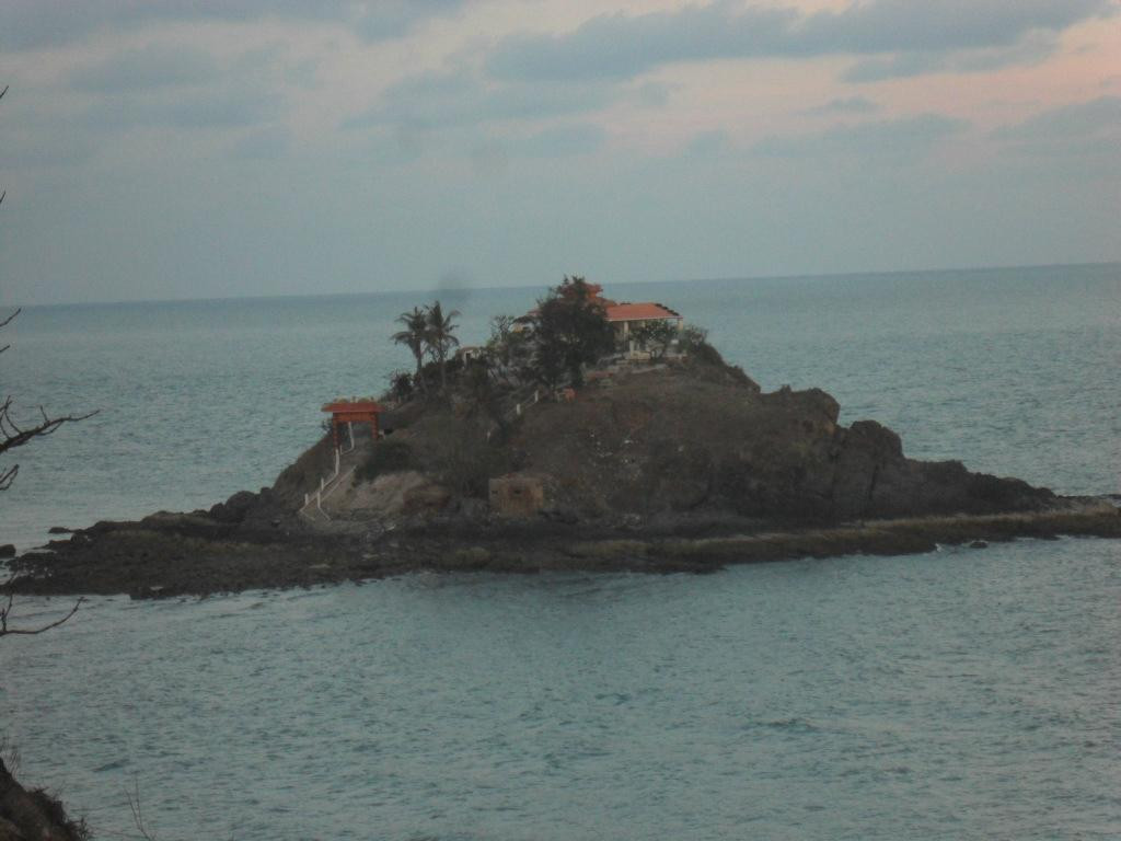 Hon Ba Island景点图片