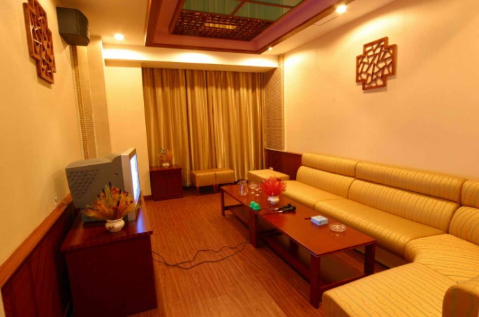 光明大酒店主图