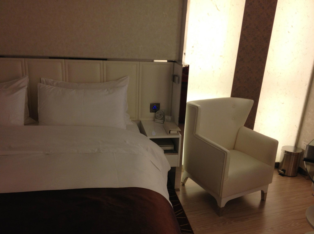 南京中心大酒店主图