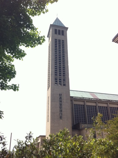Basilique Notre-dame De La Trinite景点图片