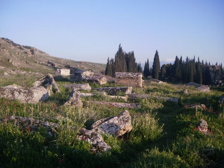 Anatolia Cemetery-巴穆卡丽必去景点