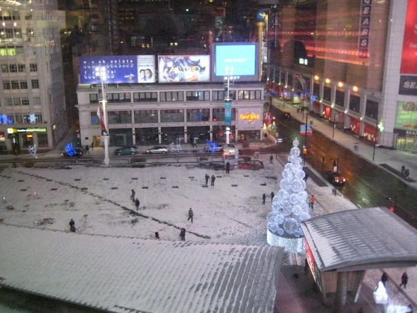 登打士广场-多伦多必去景点