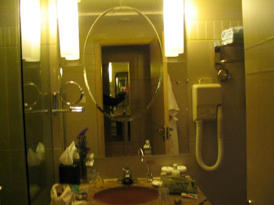 王朝大酒店主图