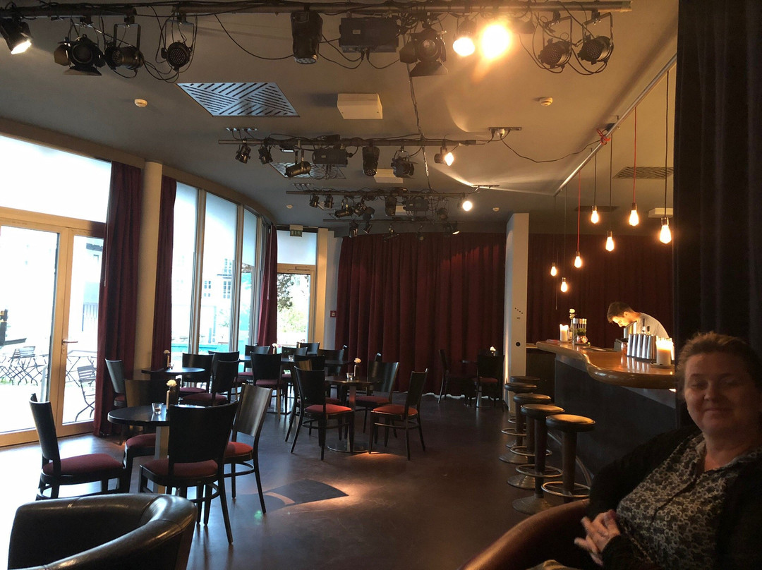 Schauspielhaus-开姆尼斯必去景点