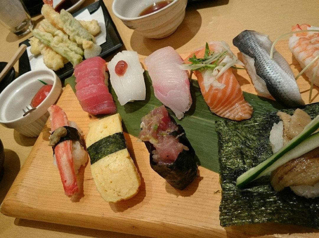 グルメ回転寿司 鈴木水産 鈴鹿店