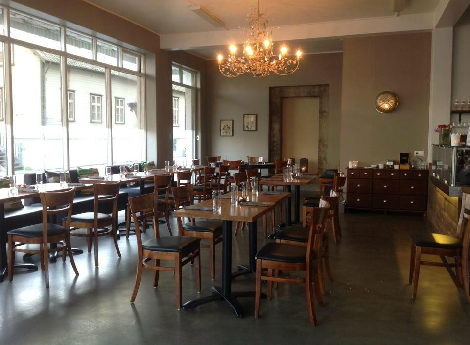 Olafsfjordur餐馆和美食-Adalbakari