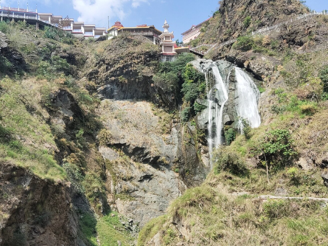 Ennan Mata Temple & Waterfall-Duhka必去景点