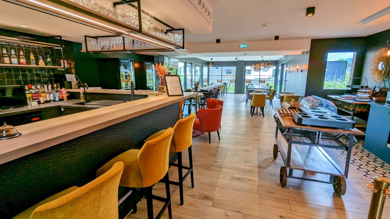 James Vignoble Hôtel-餐饮