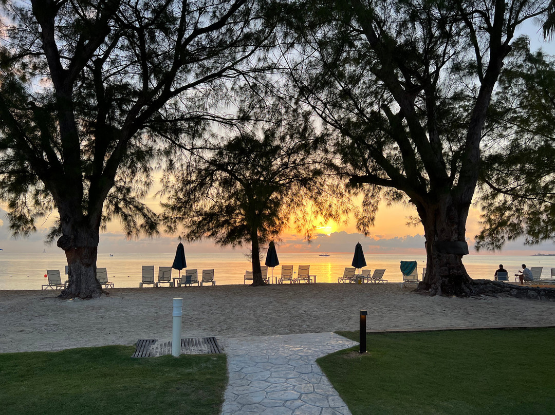 Hello Cayman Vacation Rentals