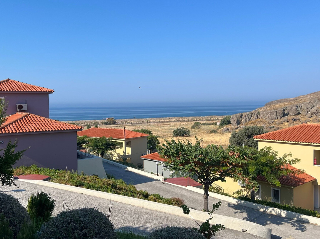 Aeolian Village Beach Resort主图