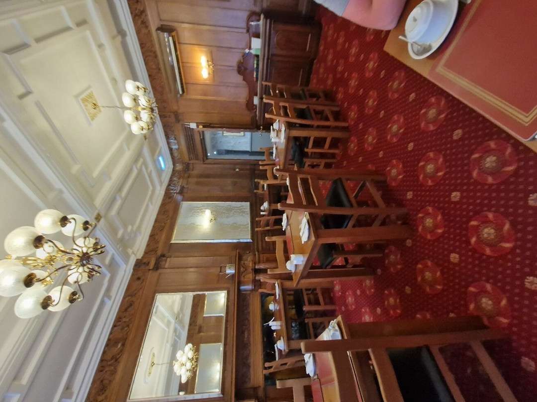 Victoria Hotel主图