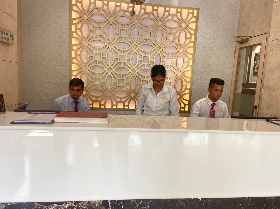 阳光公园酒店主图