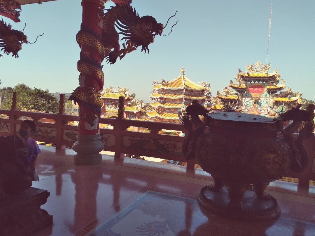 Wihan Thep Sathit Phra Ki Ti Chaloem-春武里必去景点