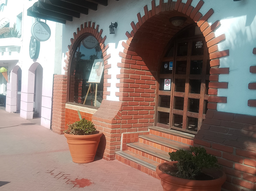 Bodycare Massage Spa-恩塞纳达必去景点