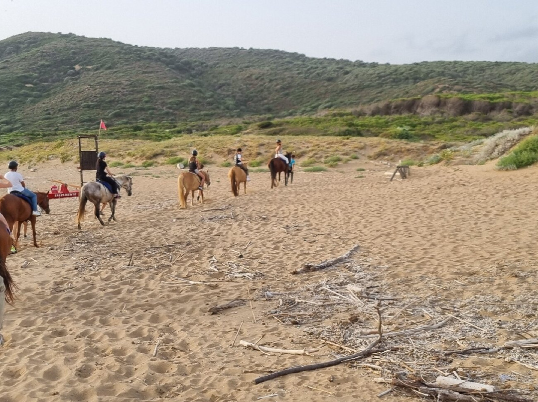 Maneggio Baratz-萨萨里省必去景点