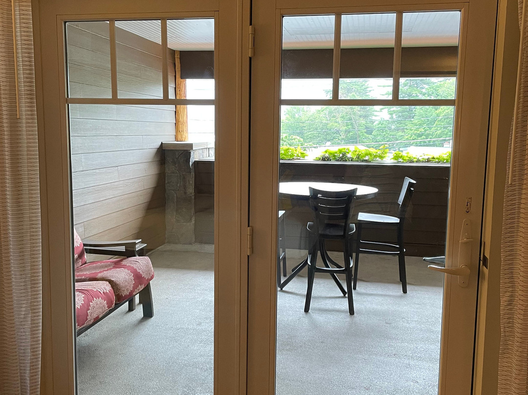 Courtyard Lake George主图