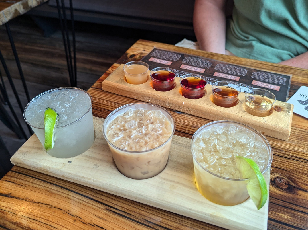 Four Hounds Distilling景点图片