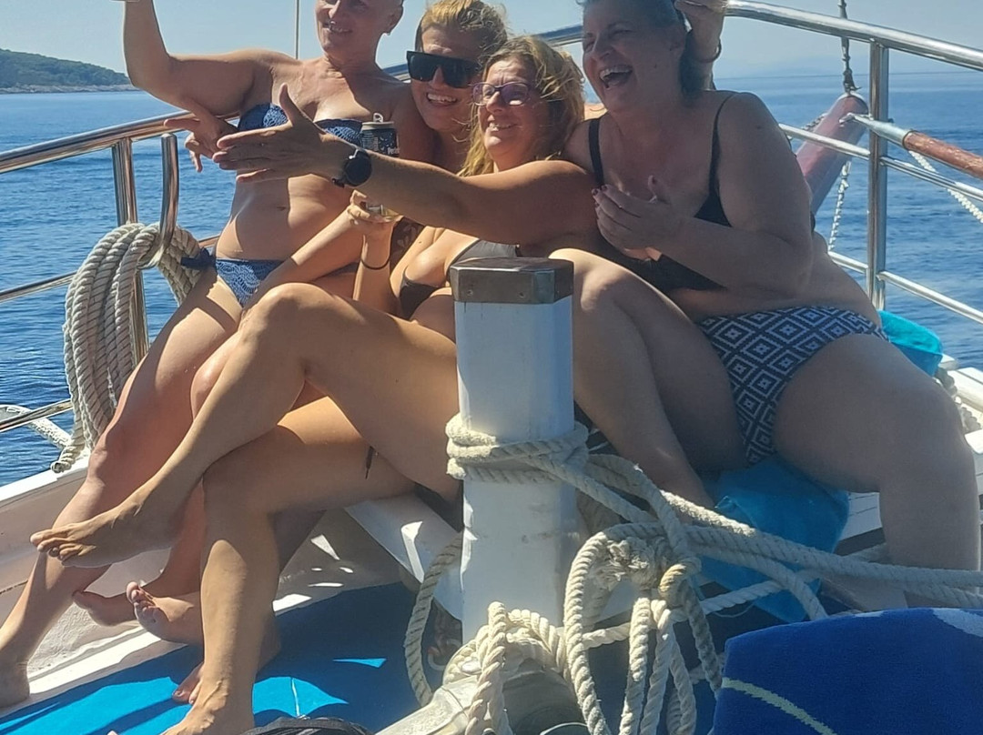 Sailing Yacht Issa-Jesenice必去景点