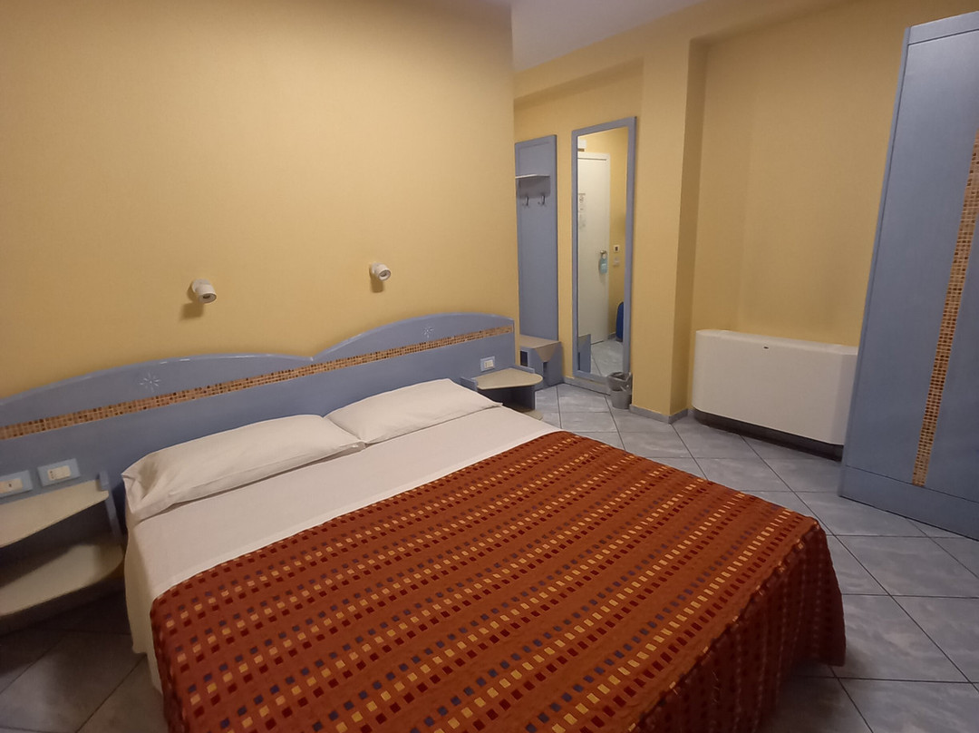 Chentu Lunas Hotel主图
