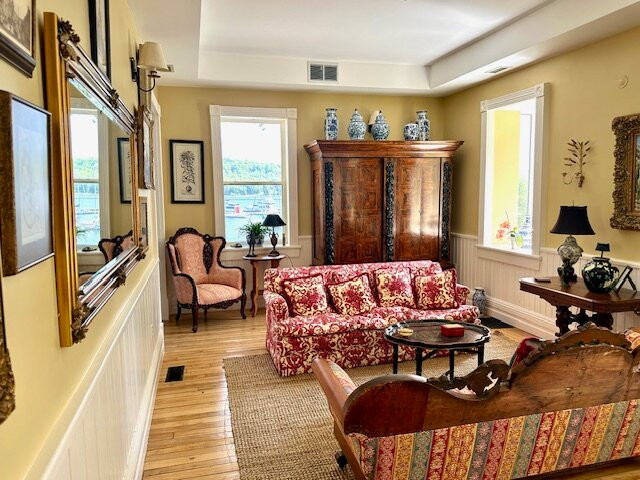 The Queen's Inn主图