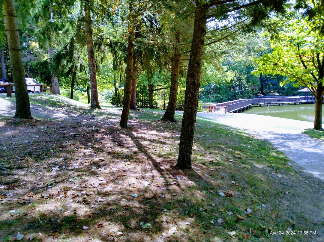 Twin Lakes Park景点图片