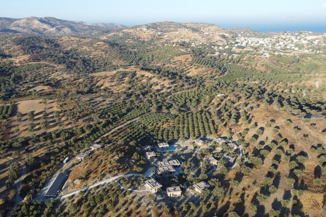 O Mikros Kosmos Hotel Resort主图