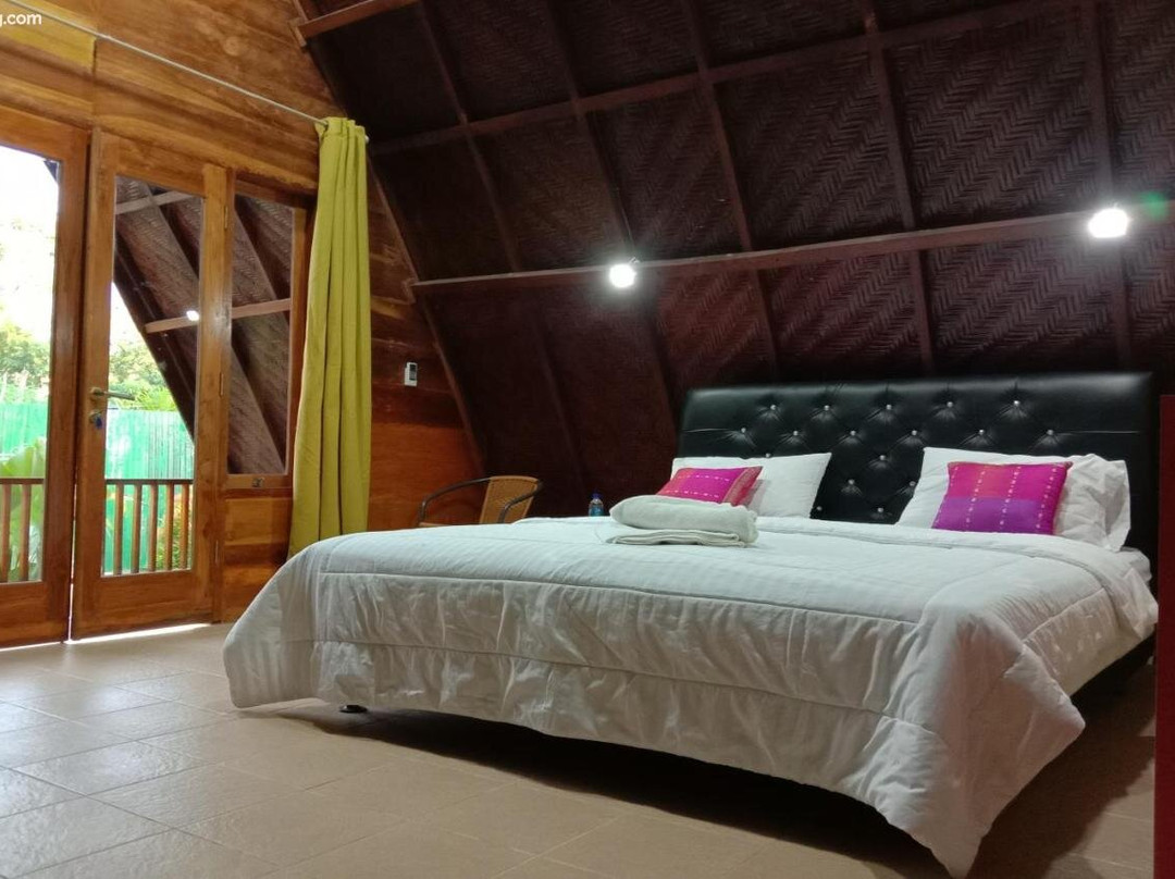 OYO 3025 Villa Alam Flores Labuan Bajo主图