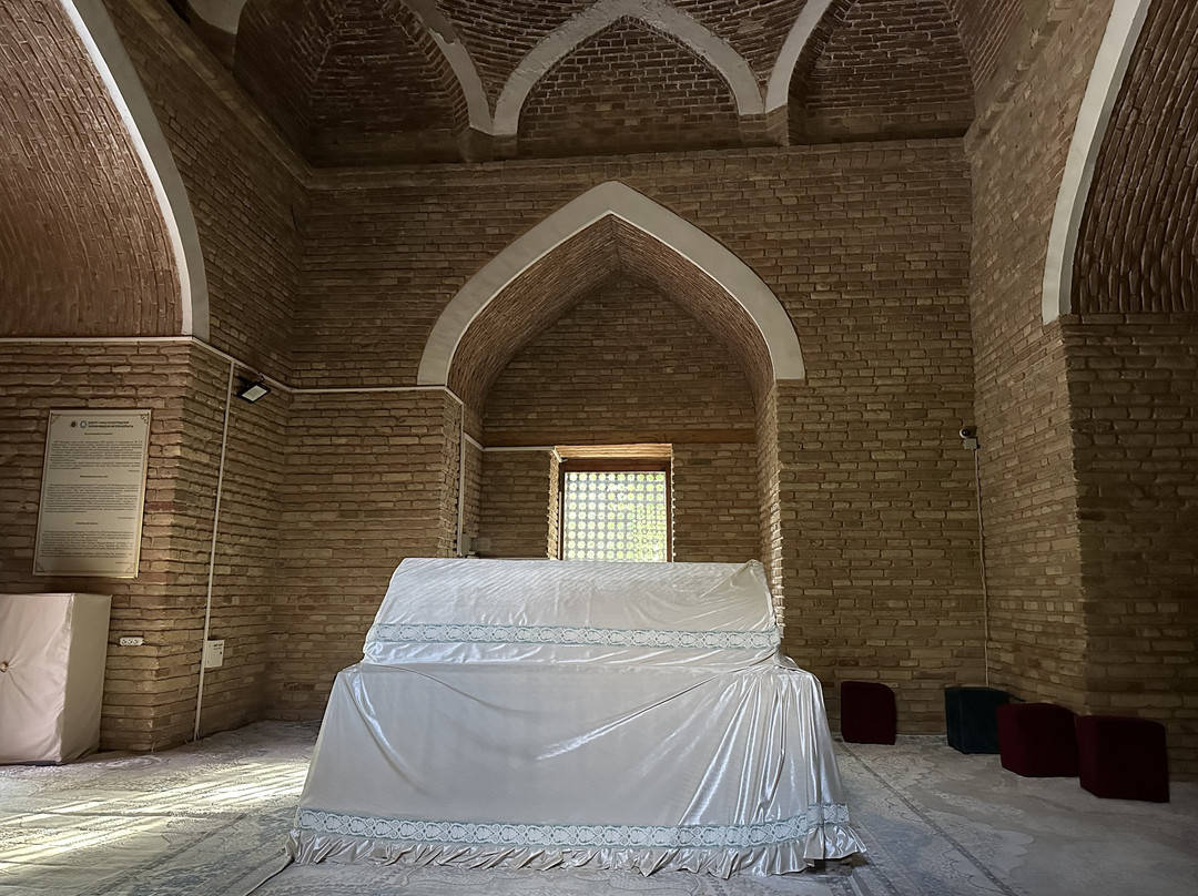 Karahan Mausoleum-Taraz必去景点