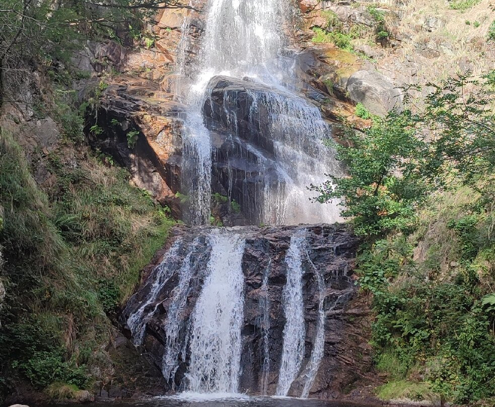 Cascade de Runes景点图片