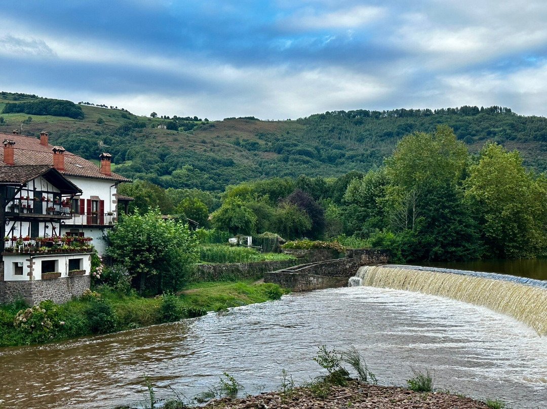 Presa y el Puente de Txokoto-Elizondo必去景点
