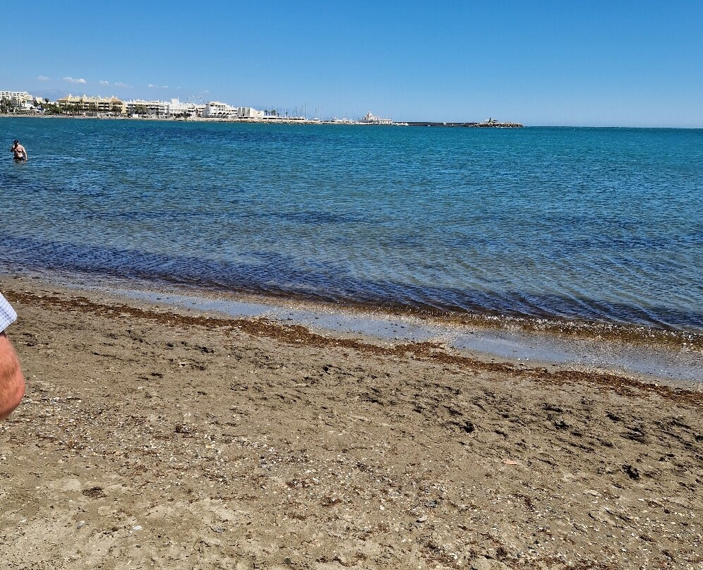 La Perla Beach景点图片