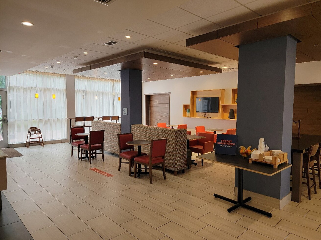 Holiday Inn Express & Suites Kokomo South By IHG主图