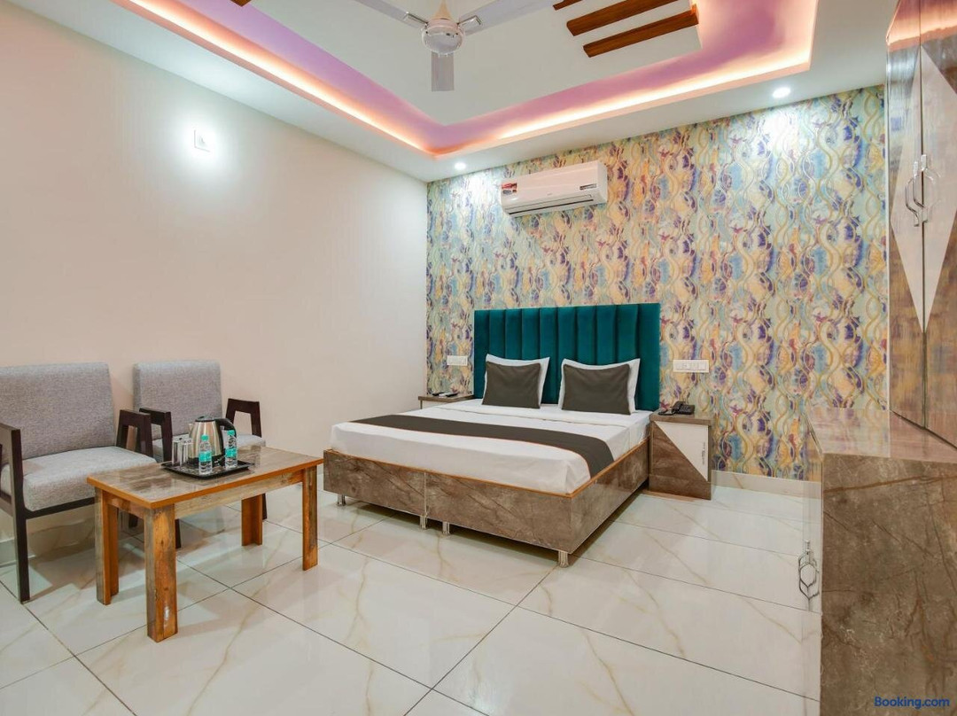 Collection O Hotel R Burj