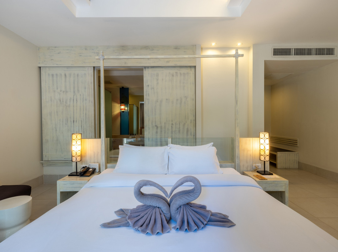 纳文达甲米主图