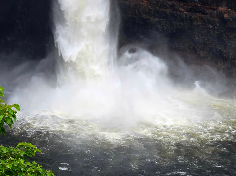 Aloha 'ike Tours-希洛必去景点